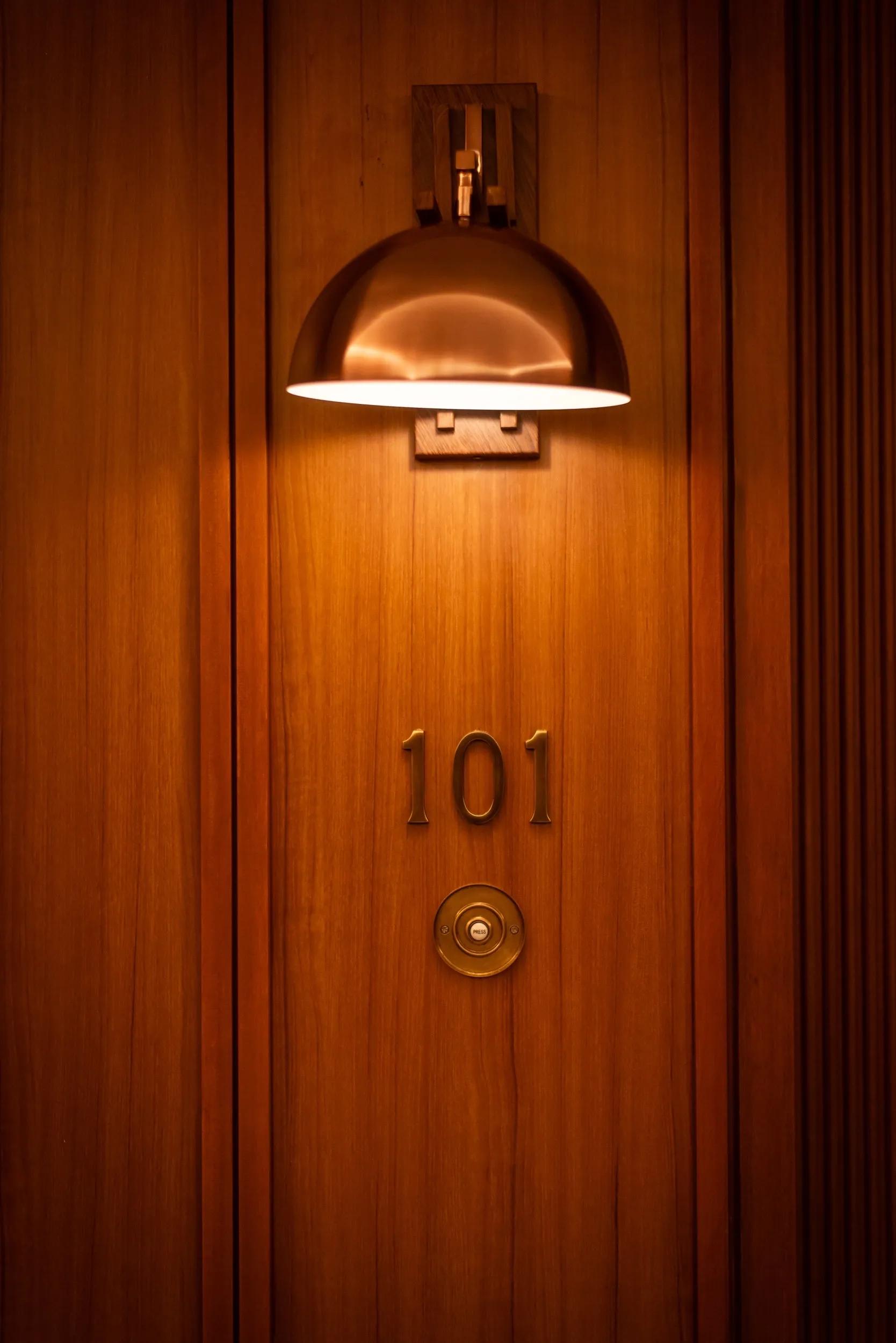 image of APT 101