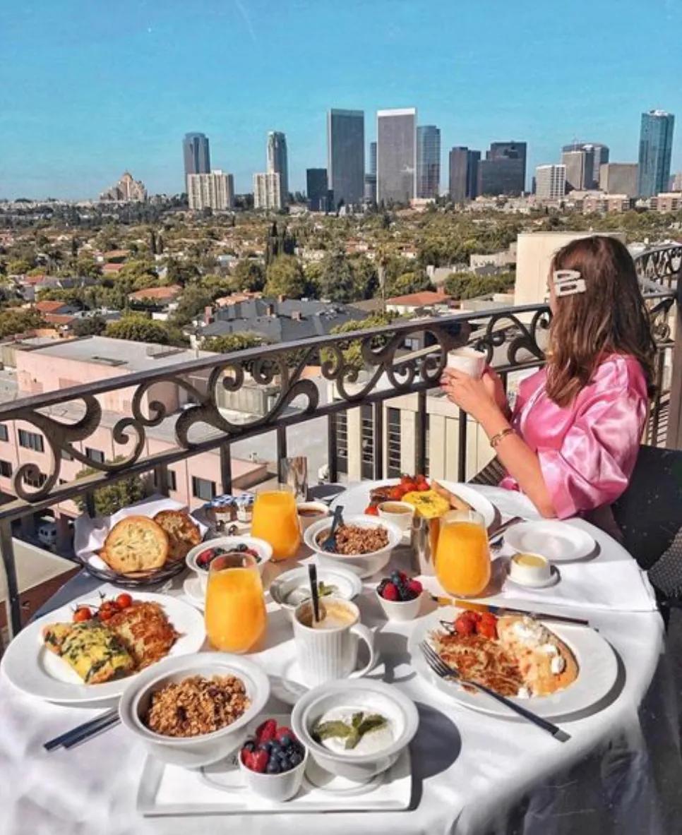 image of Beverly Wilshire, A Four Seasons Hotel