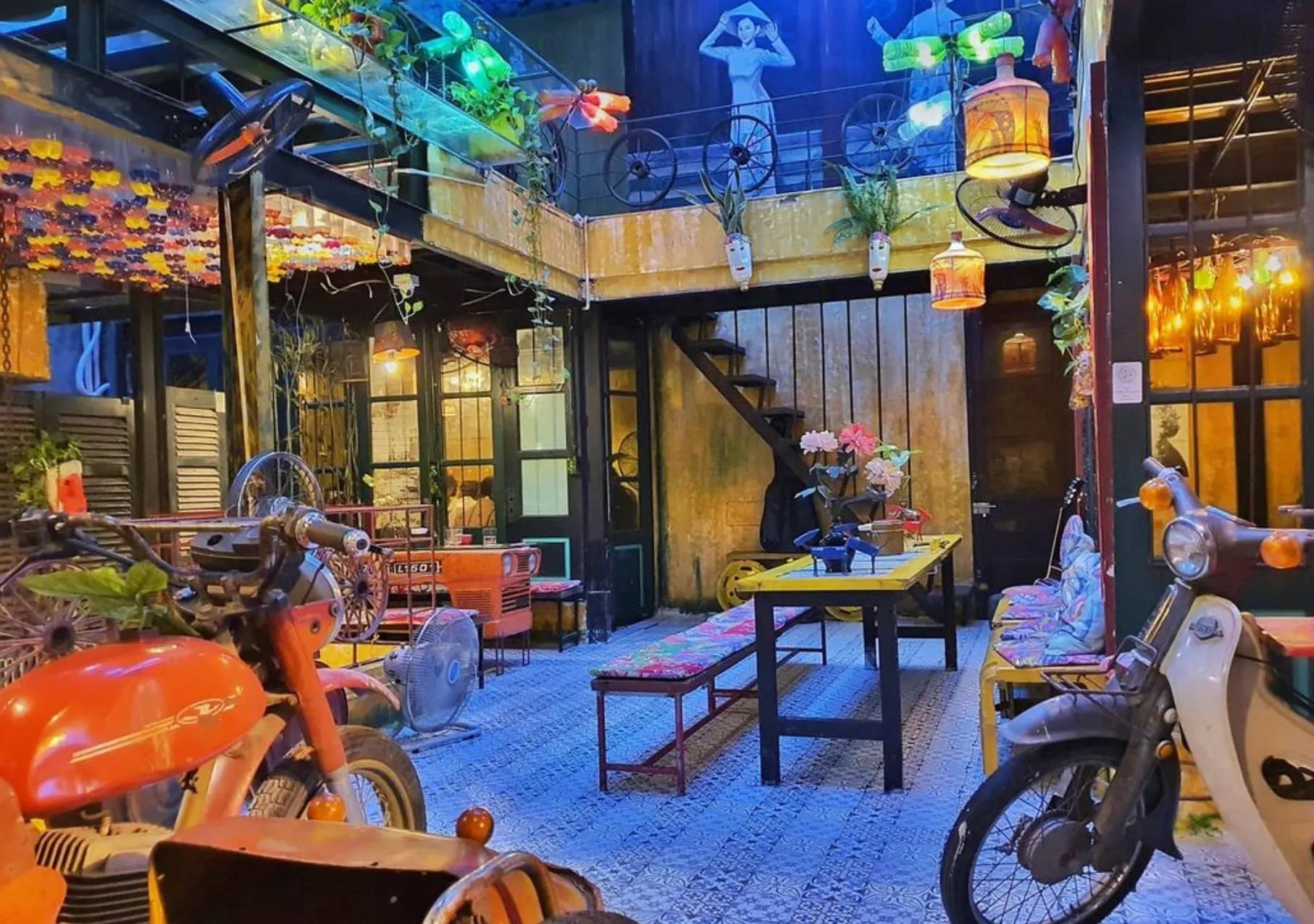 image of Hidden Gem Cafe Hanoi