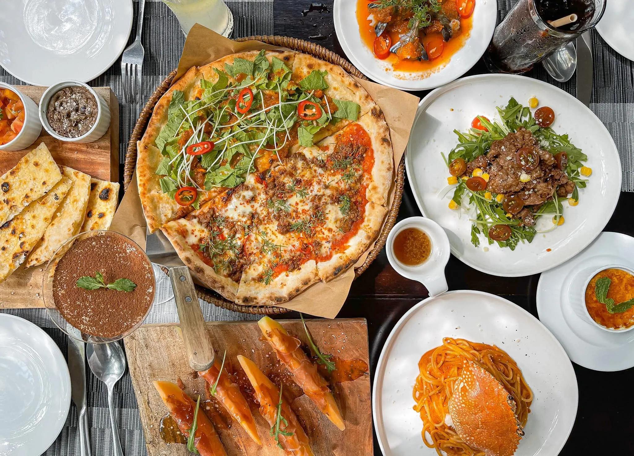 image of Tin Tin Pizza: family restaurant & vietnamese food & vegetarian food