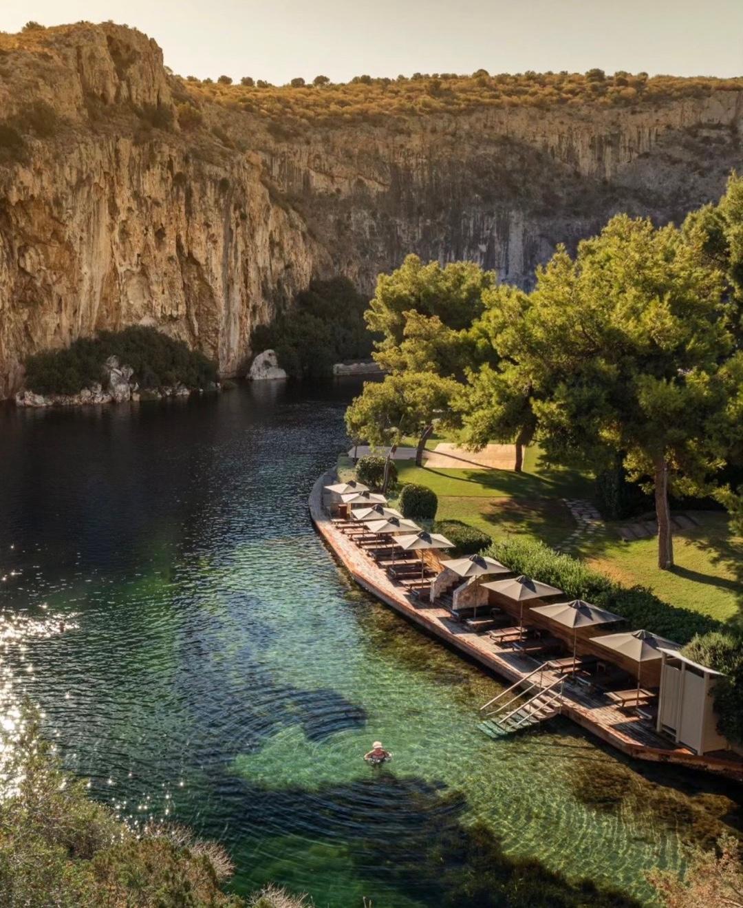 image of Vouliagmeni Lake