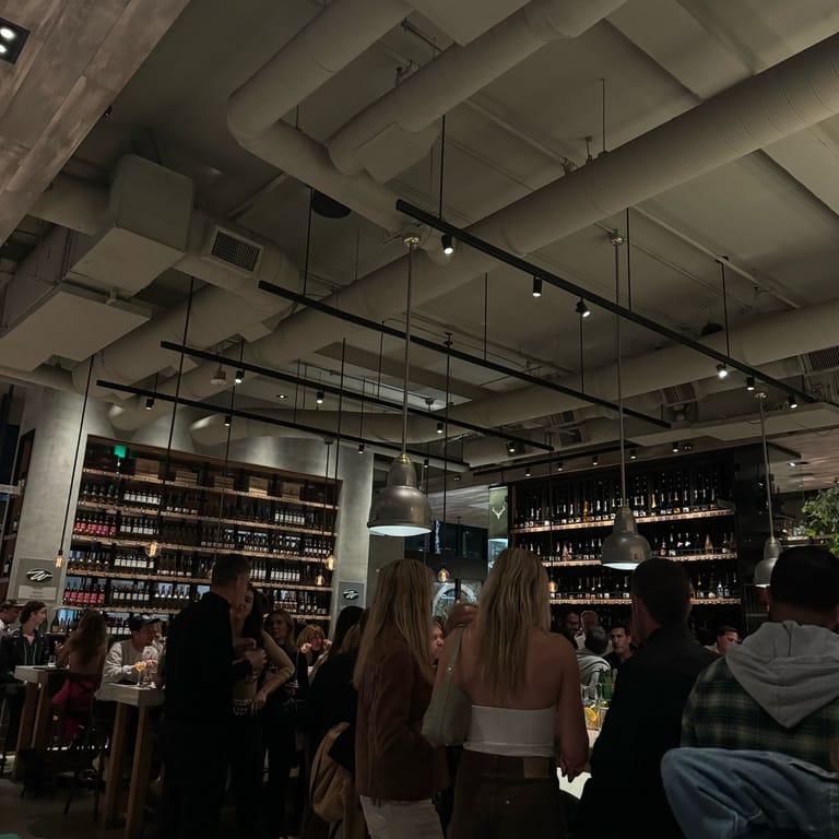 image of Wally's Santa Monica