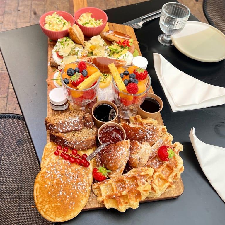 Breakfast Club Cassis