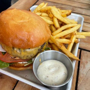 image of Holmen Kök & Bar