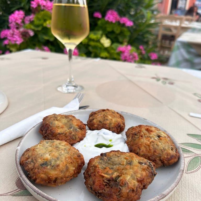 Image of the location Takis Taverna Family