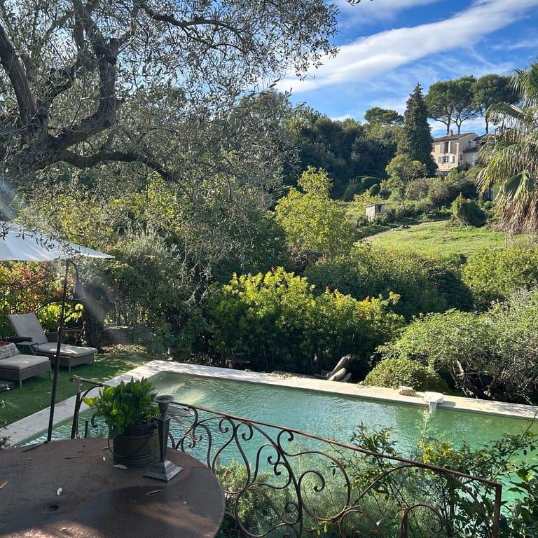 image of Les Rosées