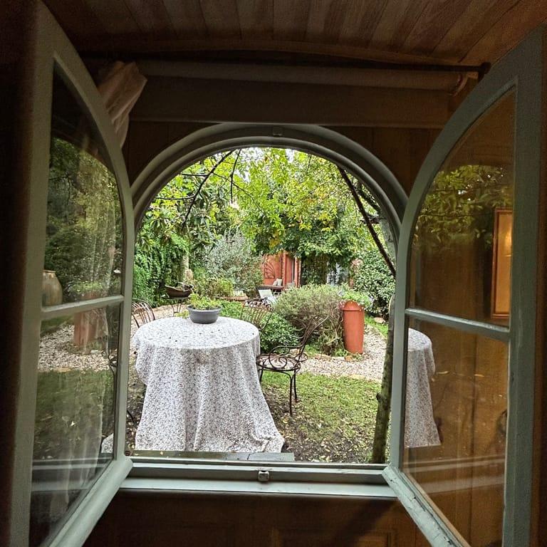 image of Les Rosées